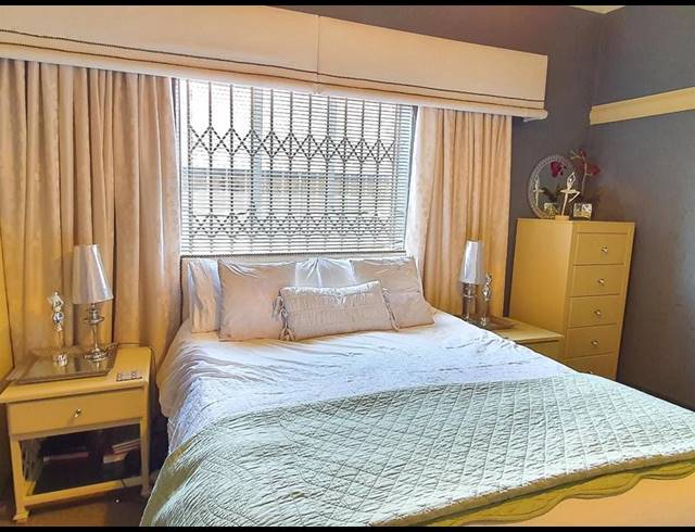 3 BEDROOM HOUSE FOR SALE IN KENSINGTON